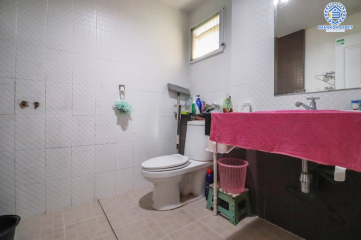 *****บ้านเดี่ยวมือสองนนทบุรี ม.สิริกานต์3 บางใหญ่-กาญจนาฯ (ซ.วัดลาดปลาดุก) ที่สุดของความพิเศษ! กับบ้านหลังใหญ่ ตกแต่งพร้อมอยู่ เนื้อที่ 53.6 ตร.ว. ฟังก์ชัน 3 นอน 3 น้ำ จอดรถได้ 2 คัน ตัวบ้านโปร่ง กว้างขวางทั้งภายในและภายนอก บนทำเลเดินทางสะดวก ใกล้เซ็นทรัลเวสต์เกต โรงเรียนสากลศึกษา และ MRT สายสีม่วง "สถานีคลองบางไผ่"